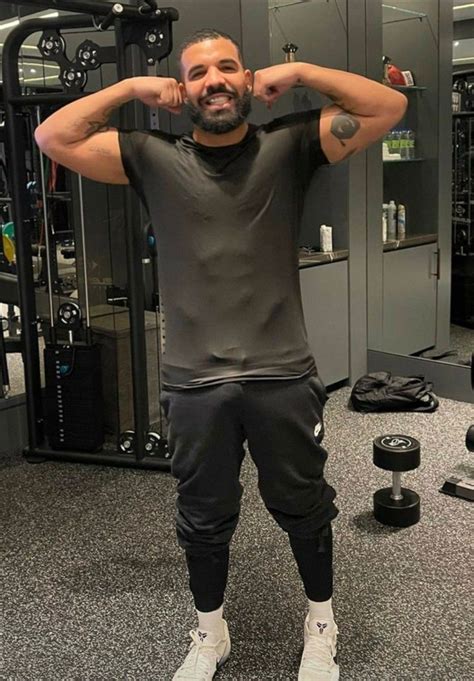 drake bulge|31 Celebrity Bulges That Went Hard In 2015